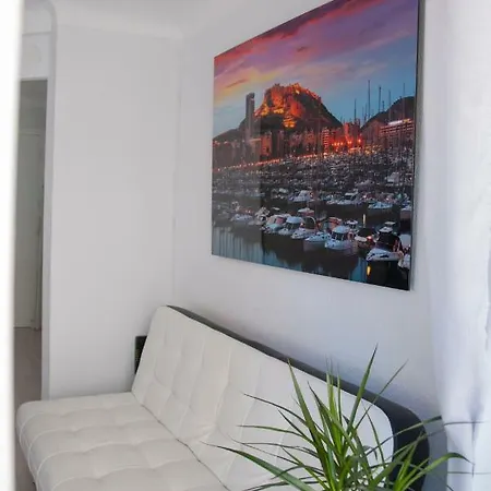 Plaza De Toro Studio Homestay
