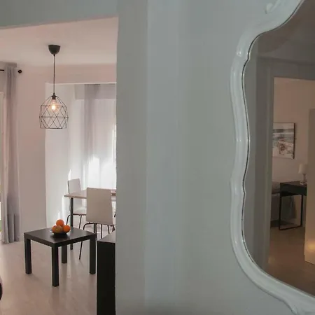Проживание в семье Plaza De Toro Studio